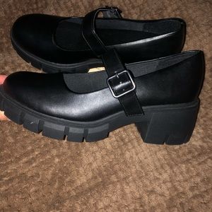 Black Platform non-leather MaryJanes:Size 8